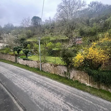 La Source Aux Chevreuils Albas (Lot)